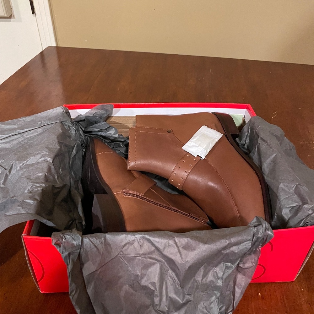 Booties - Picture 4 of 4